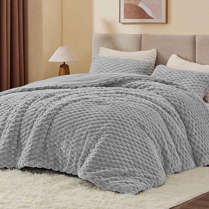 BEDELITE Fluffy Queen Comforter Set - Grey Fleece Soft Comforter for Queen Size Bed, Luxury Warm Bedding Set for Winter, Fuzzy Bed Set 3 Pieces (1 Comforter, 2 Pillowcases)