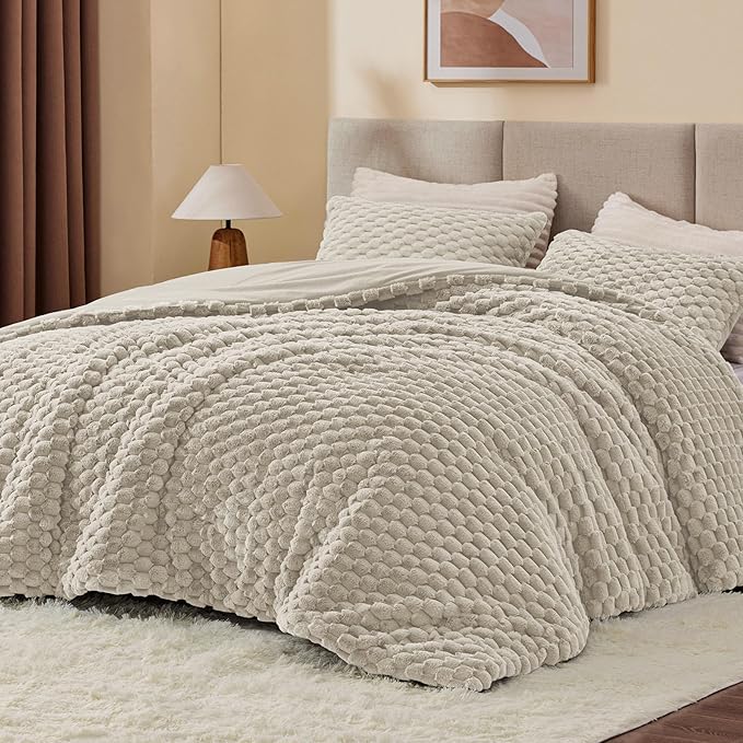 BEDELITE Fluffy Queen Comforter Set - Grey Fleece Soft Comforter for Queen Size Bed, Luxury Warm Bedding Set for Winter, Fuzzy Bed Set 3 Pieces (1 Comforter, 2 Pillowcases)